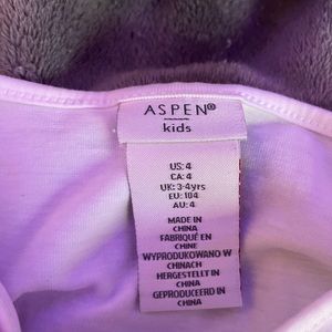 Kids size 4 white long sleeve tee shirt, Brand- apsen kids